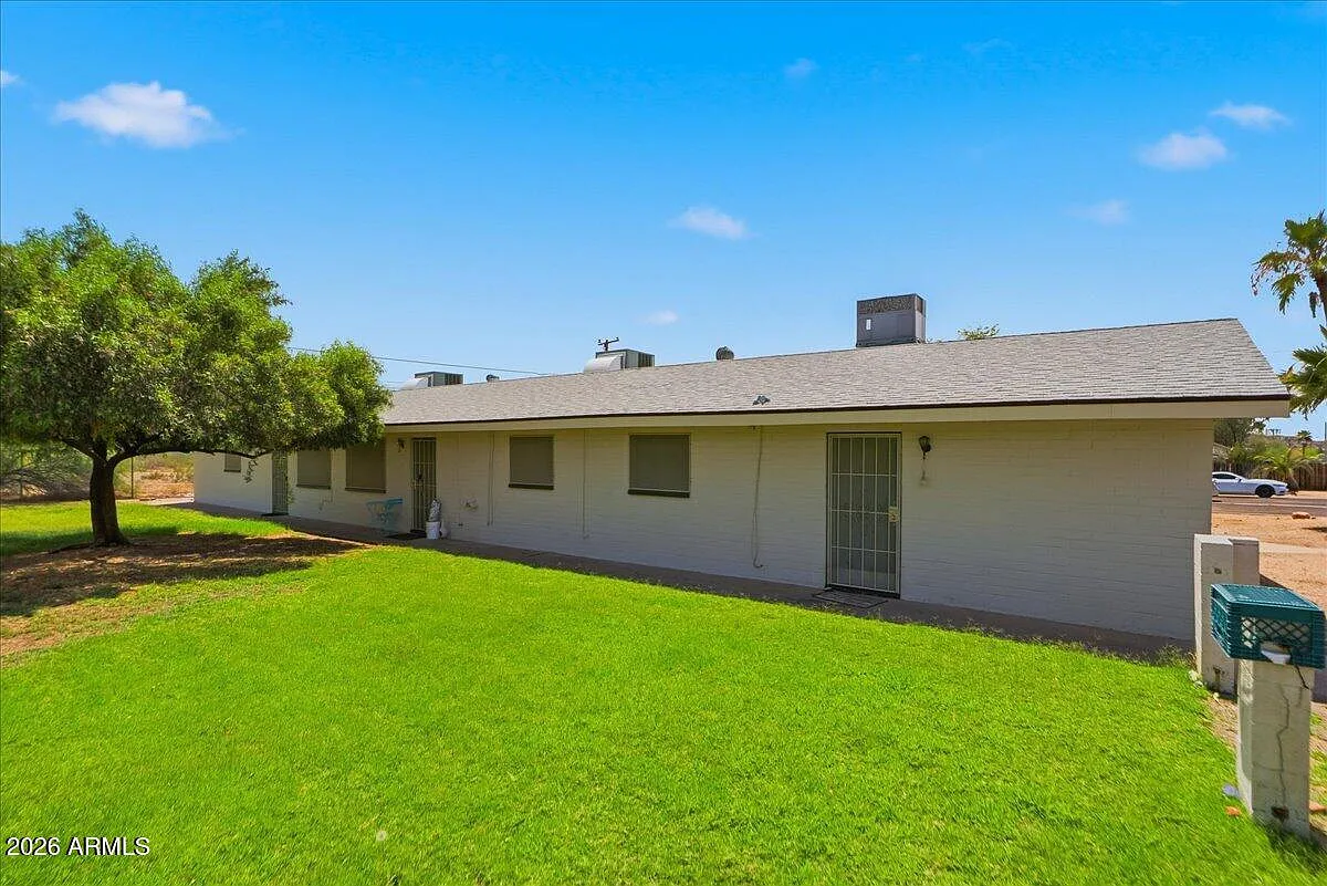 2 bed, 1.0 bath, 850 sqft, $1,175 — Photo 1