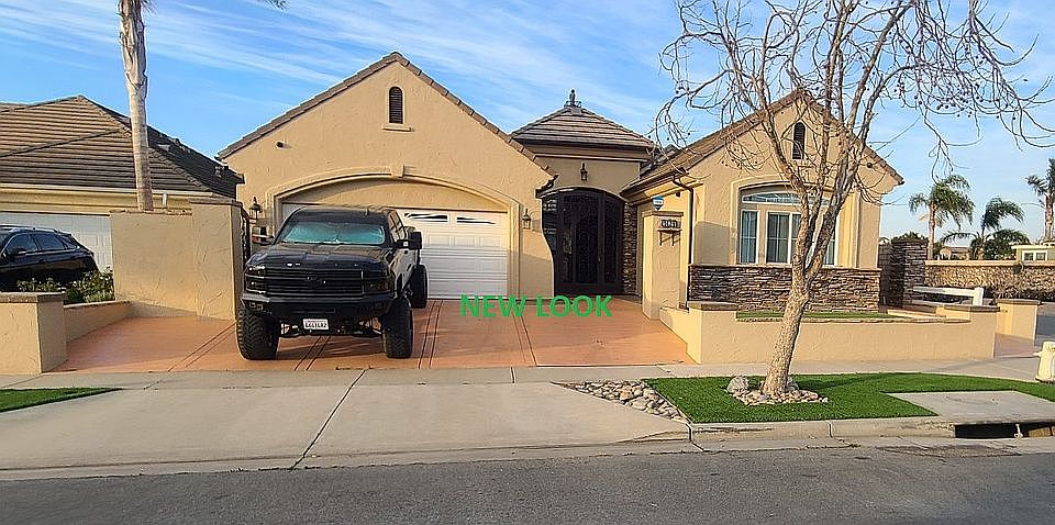 1st image of 1429 W Almeria Ave