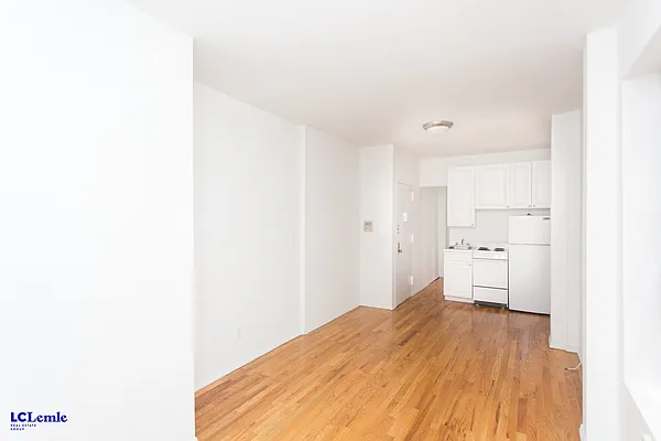 Rented by LC Lemle Real Estate Group | media 11