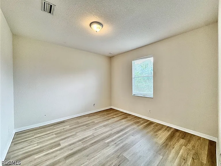 530 Kilgour Ave — Photo 33