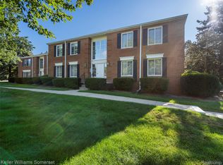 773 E Fox Hills Dr, Bloomfield Hills, MI