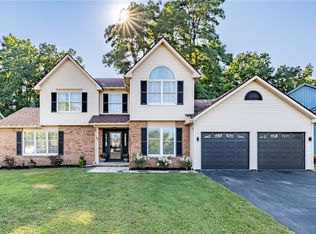 17 Geiger Cir, Rochester, NY 14612