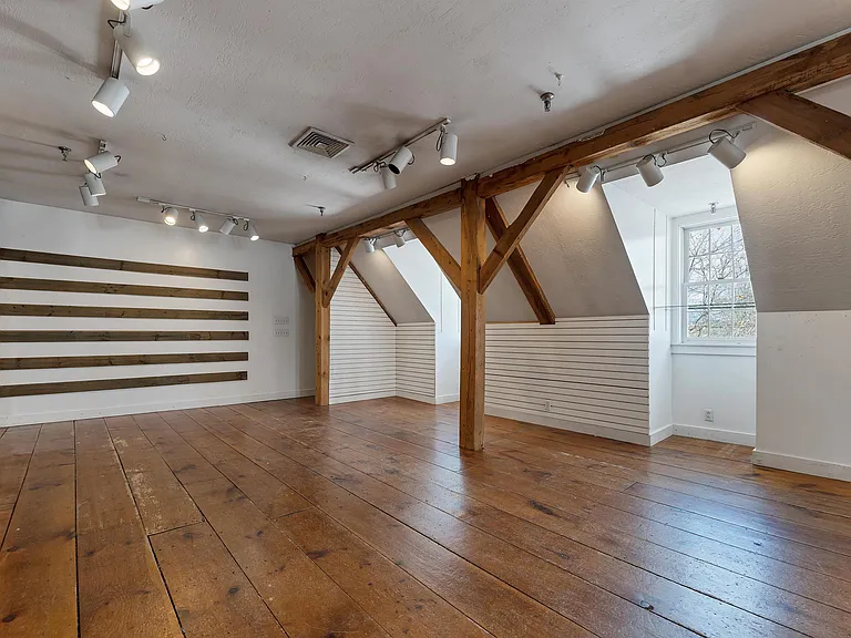 312 Daniel Webster Hwy — Photo 14