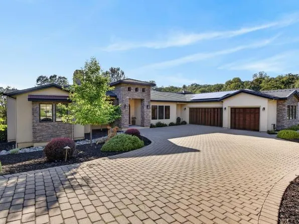 23310 Darkhorse Dr, Auburn, CA 95602