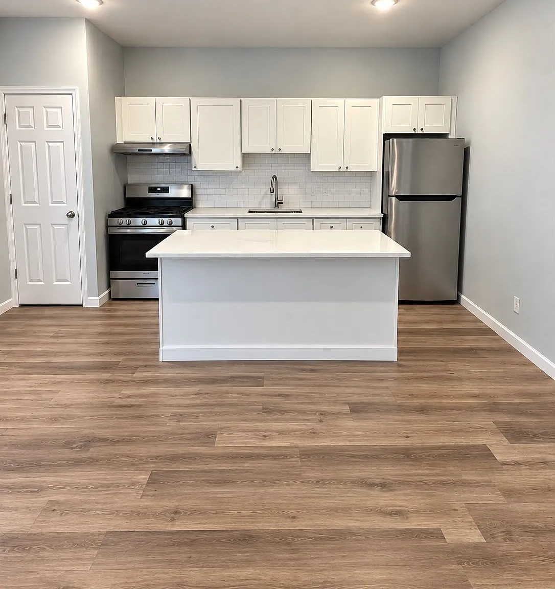 1 bed, $1,718 — Photo 2