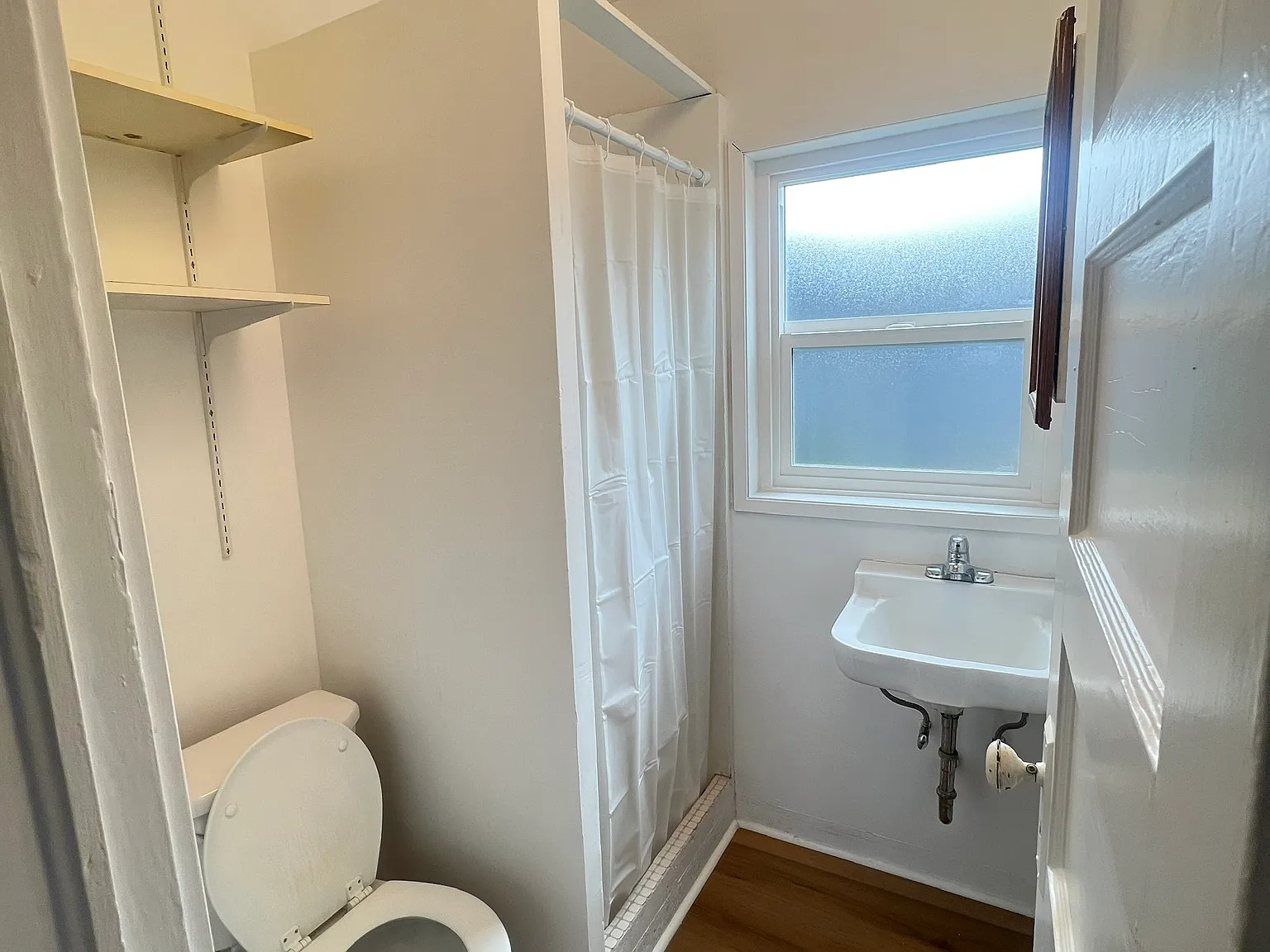 1 bed, 500 sqft, $1,000 — Photo 3