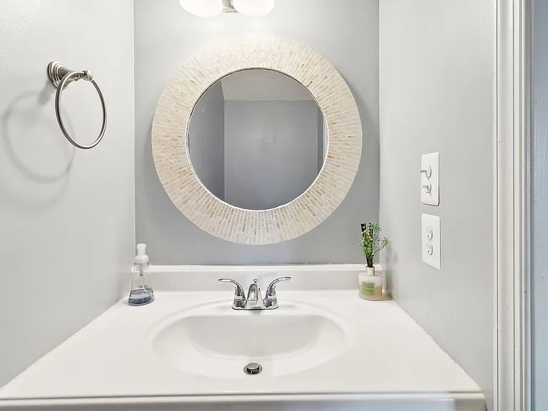 4206 Drake Ct — Photo 15