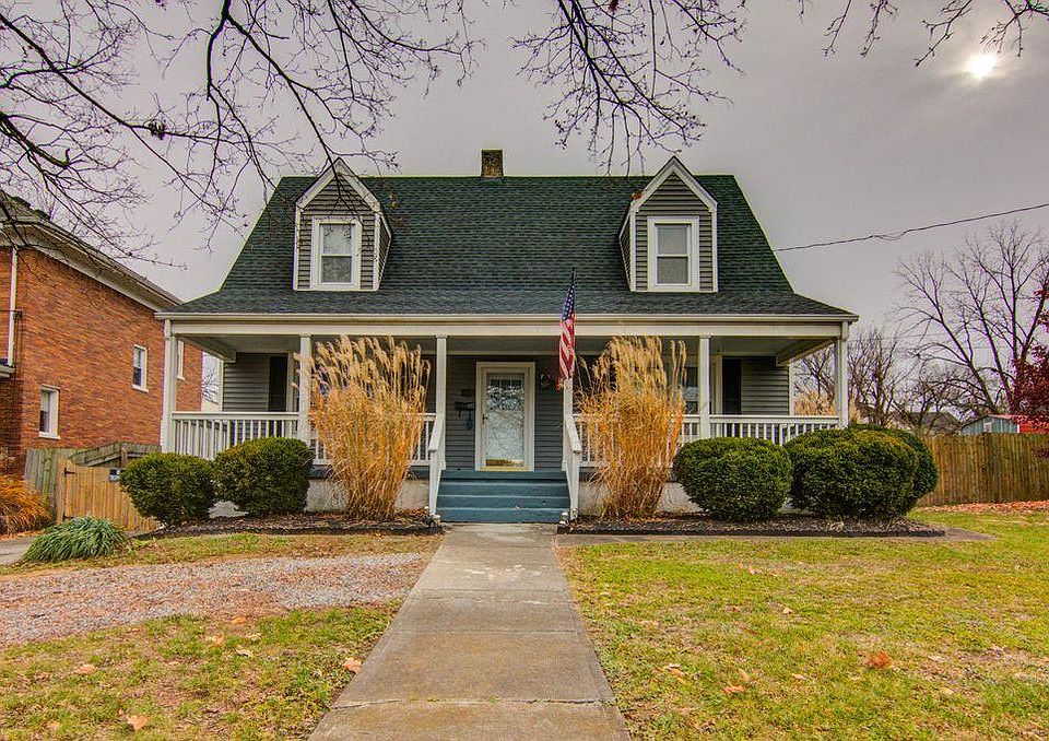 Welcome to 1817 Dale Ave SE! Approximately 1,900 Square Feet (w/ finished basement)! Sitting Porch w/ Swing and Two Ceiling Fans!