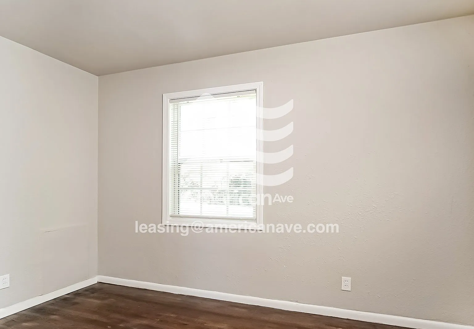 3 bed, 1.0 bath, 864 sqft, $960 — Photo 4