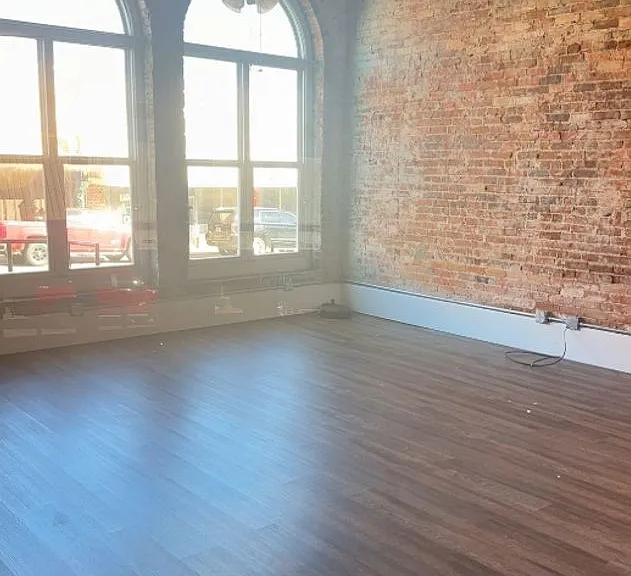 27 W Oak St — Photo 7