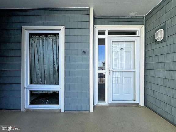 3rd image of 1 Dock St Unit 304