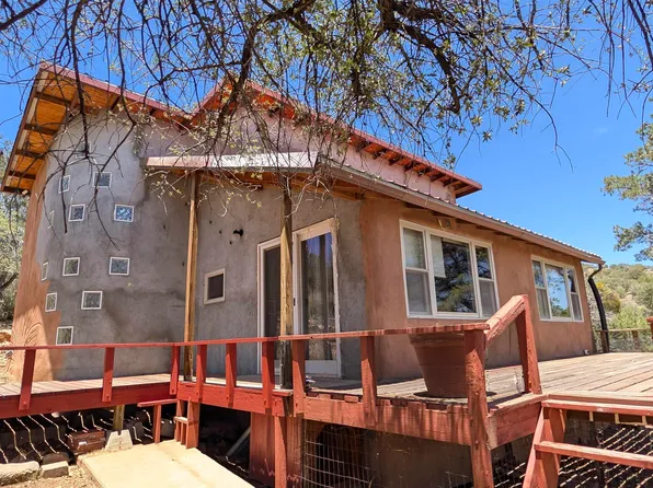 3 Kneeling Nun Rd, Hanover, NM 88041