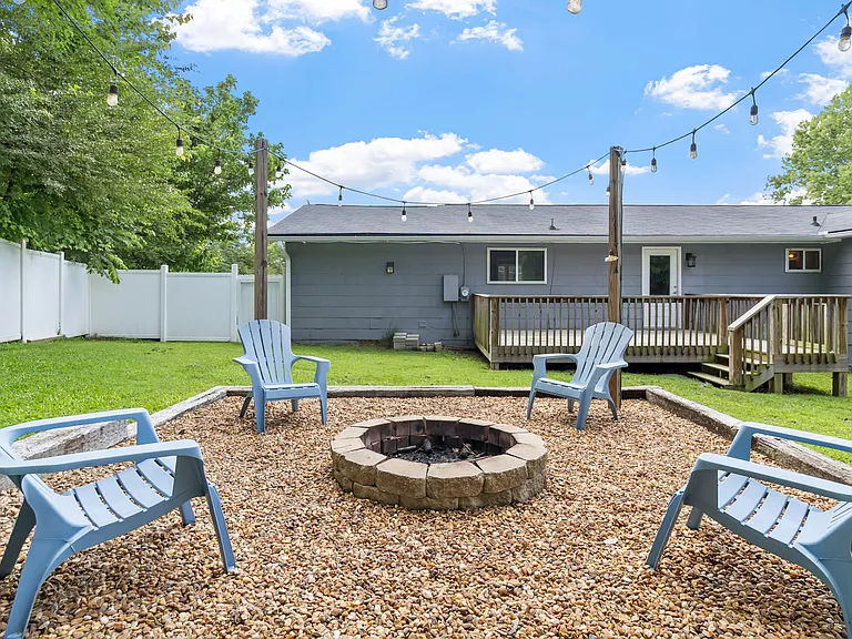 47 Moore Dr — Photo 30