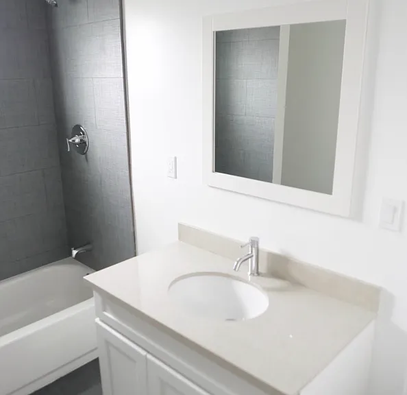 923 W 41st Dr #923 — Photo 4