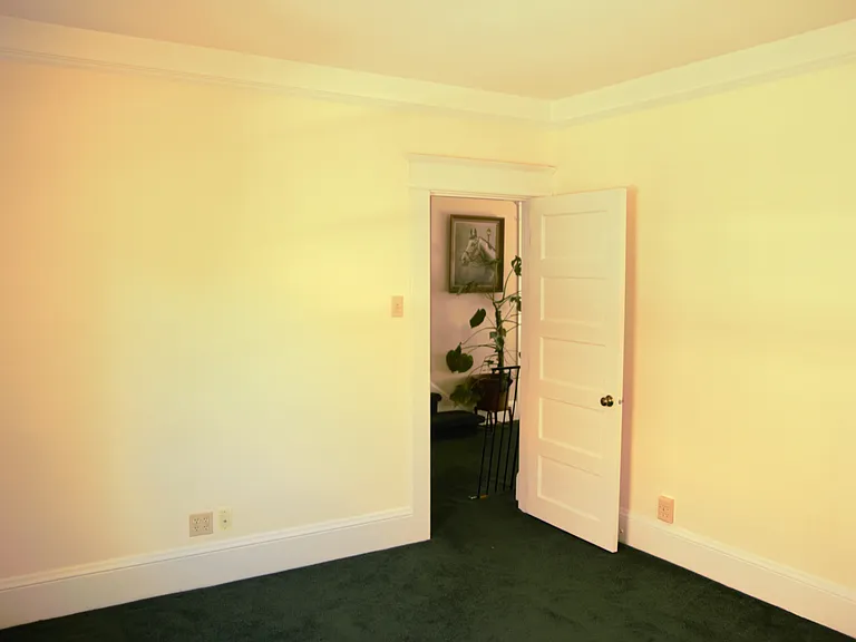4964 SE 74th Ave — Photo 3