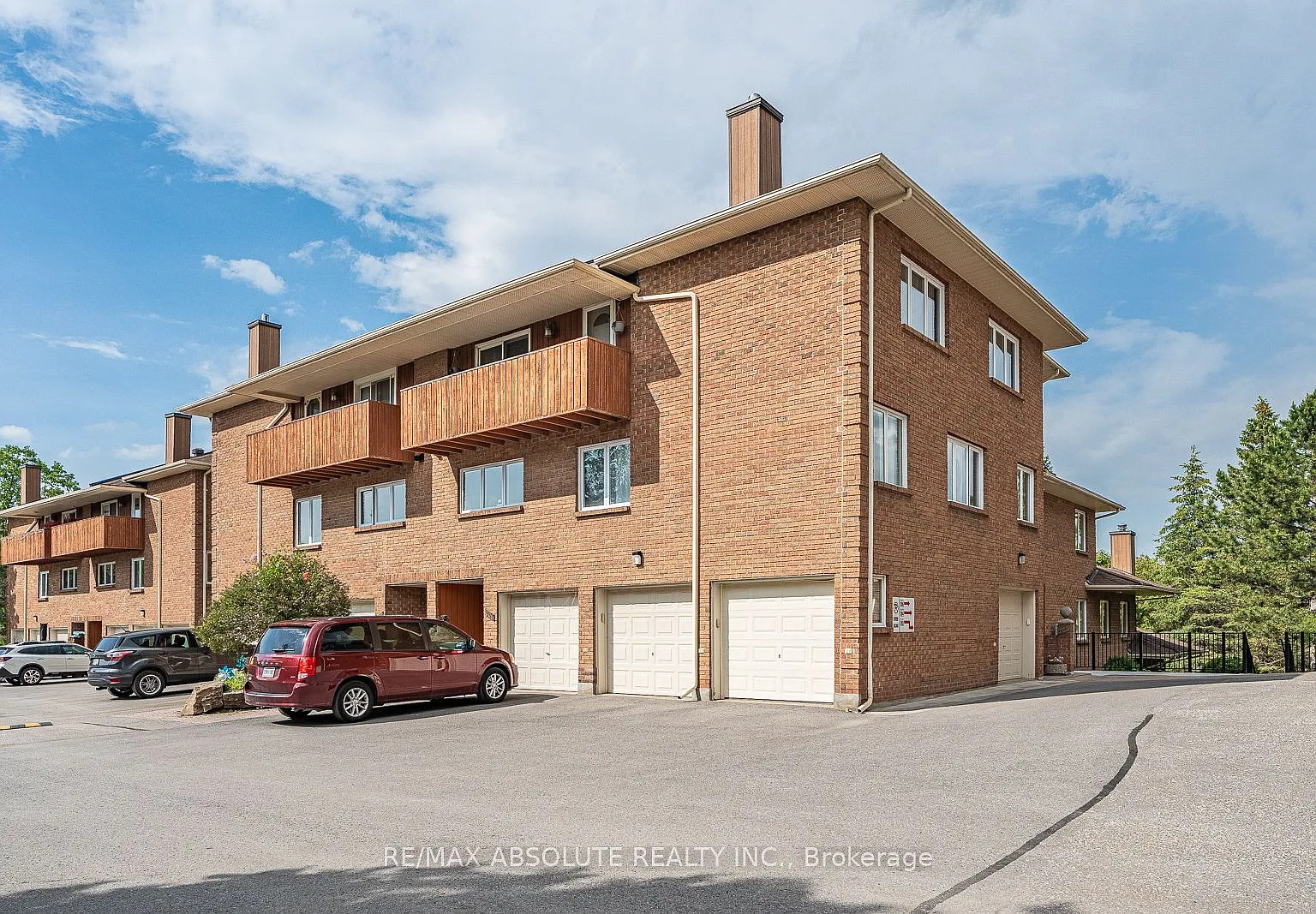 3 bed, $2,550 — Photo 1