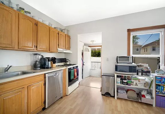 4th image of 1857 E 38th St