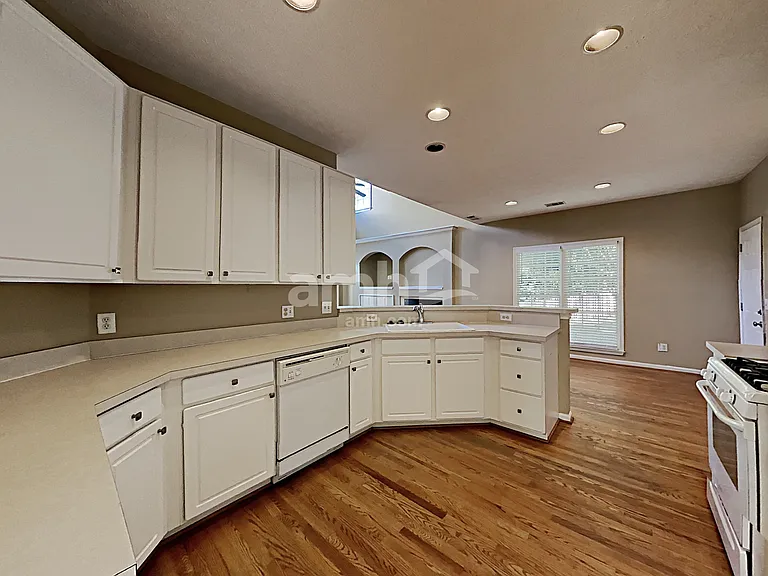 2175 Carlysle Cove Dr — Photo 9