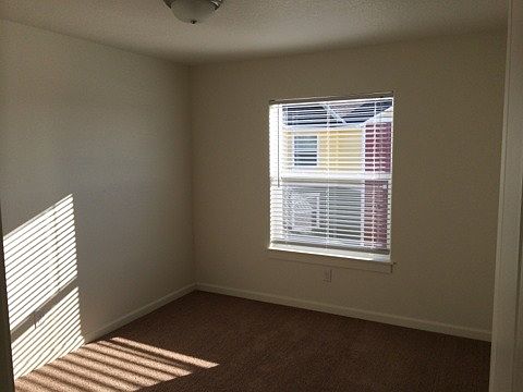 4th image of 1307 SE 9th Dr APT 103