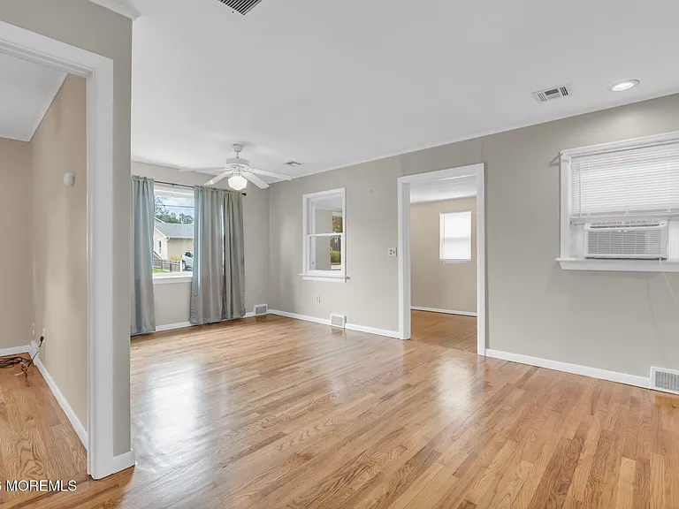 1218 Lister St — Photo 15
