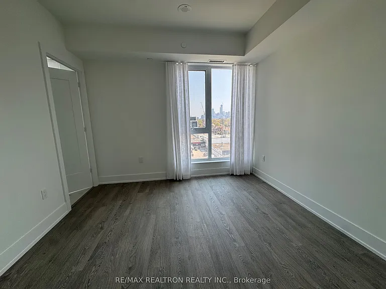 858 Dupont St #624 — Photo 10