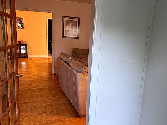 3rd image of 93 Ridgewood Avenue