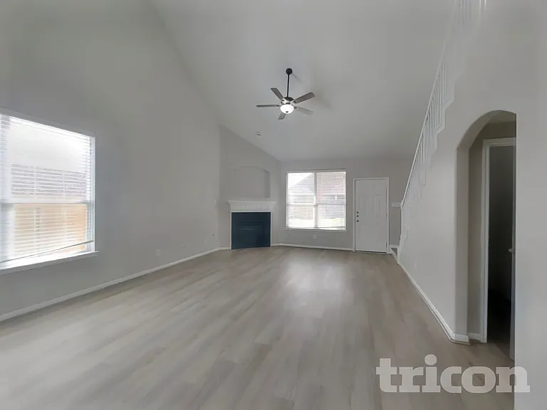 6106 Carver Pines Dr — Photo 3