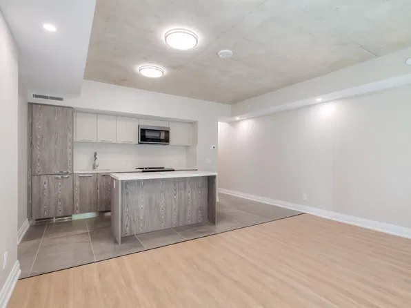 665 Queen St E #513, Toronto, ON M4M 0G3