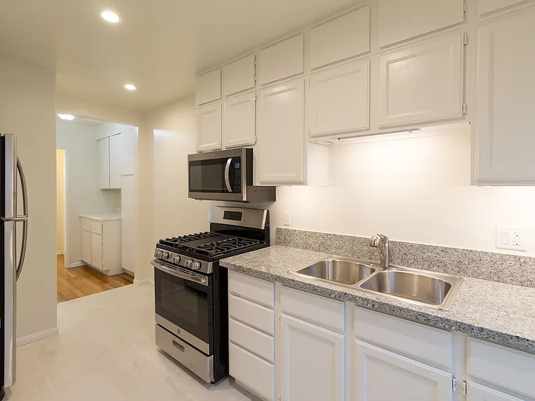 4635 Finley Ave — Photo 13
