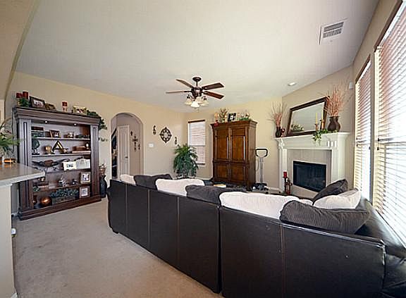 5th image of 330 Marshall Way