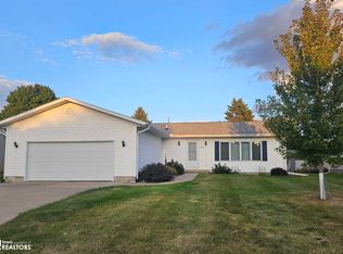 2214 Summit Dr, Webster City, IA 50595
