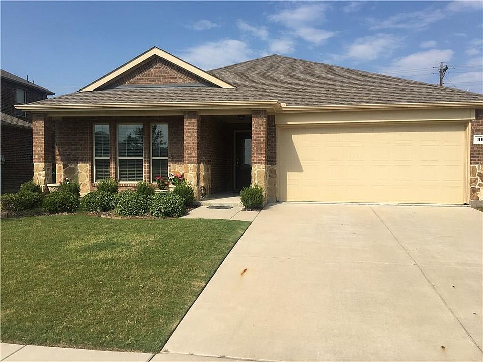 1st image of 900 English Ivy Dr