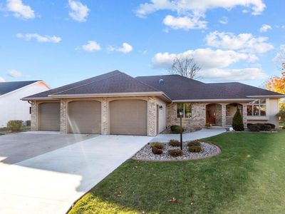 103 OAKRIDGE COURT, Combined Locks, WI, 54113