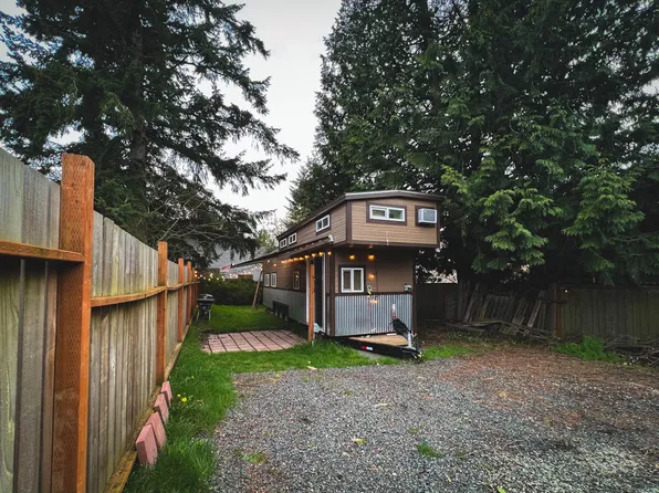 10139 3rd Ave NW #2, Seattle, WA 98177