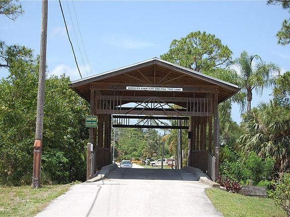 5th image of 1459 SW Covered Bridge Dr
