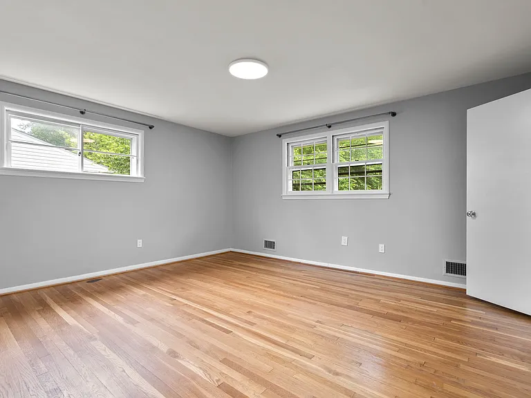 4907 Elsmere Ave — Photo 14