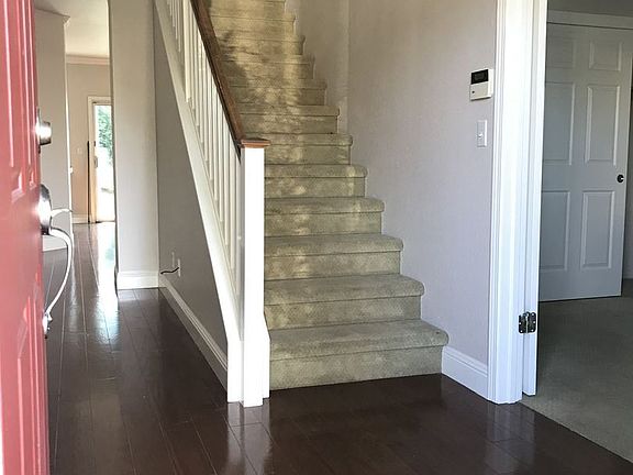 3rd image of 304 Parker Dr