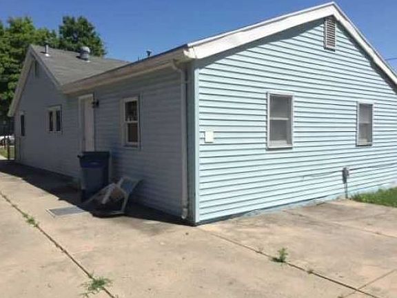 4th image of 2617 Gladstone St
