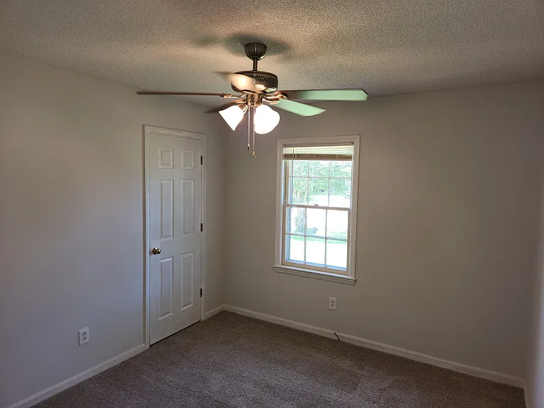 4634 Manchester Dr — Photo 24