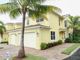 1315 Mariposa Cir, Naples, FL