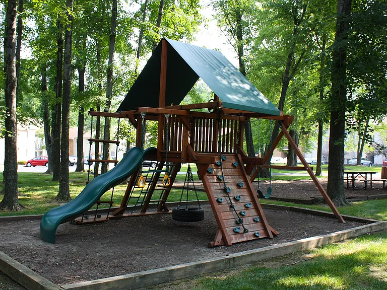 Sharondale Woods Apartments — Photo 17