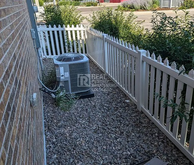 2378 S Troy Ct — Photo 22