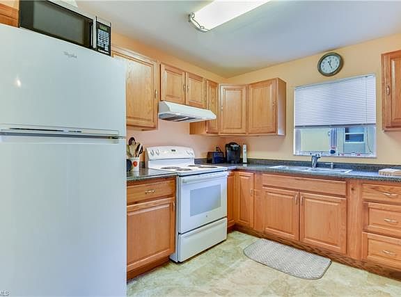 4th image of 533 Se 6th Ave 1-5 Cape Coral Fl 33990