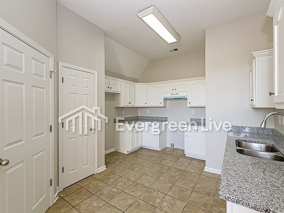 5th image of 9092 Tremont Dr