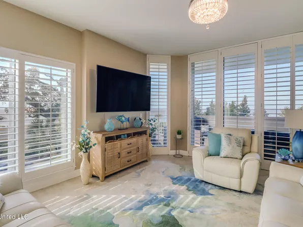 2668 Beach Blvd #206, Biloxi, MS 39532