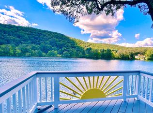 207 Roosevelt Dr, Seymour, CT 06483