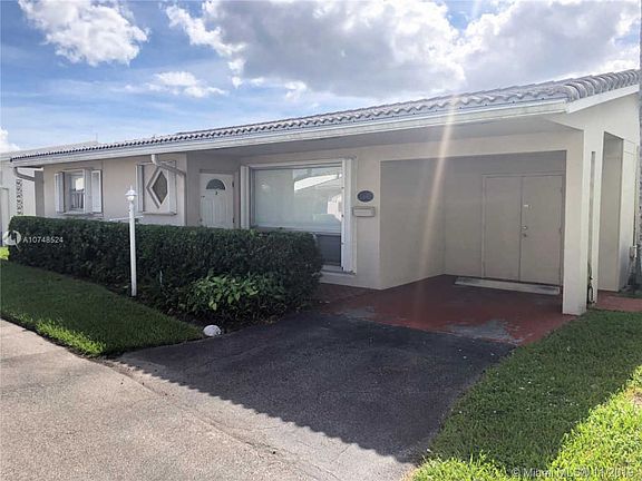 5th image of 2442 Carlyle Ln #145