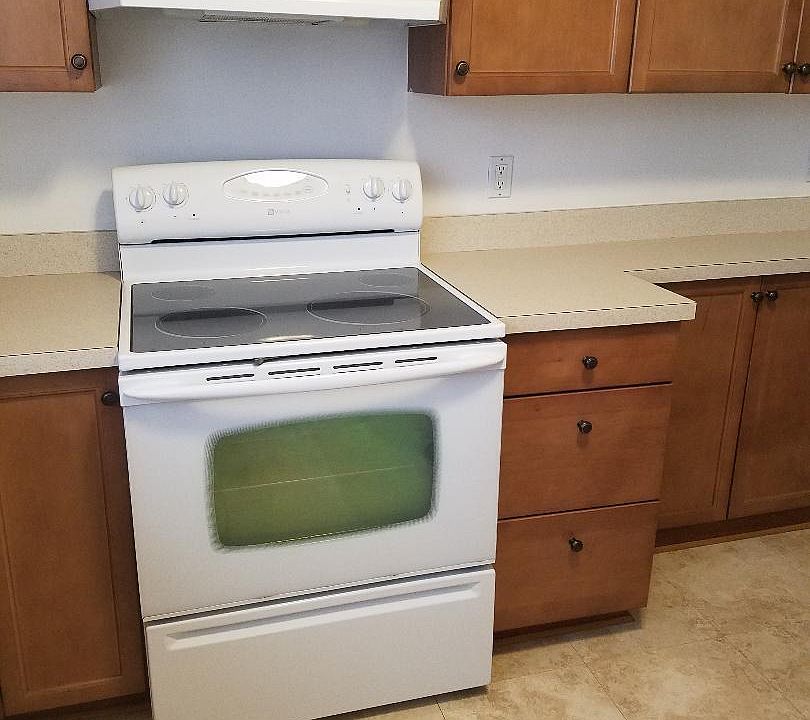 1st image of 19 Parkway Dr #1