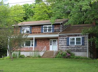 140 Wesley Dr, West Milford, NJ 07480