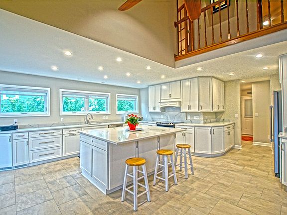 2nd image of 106 Henlopen Shores Cir